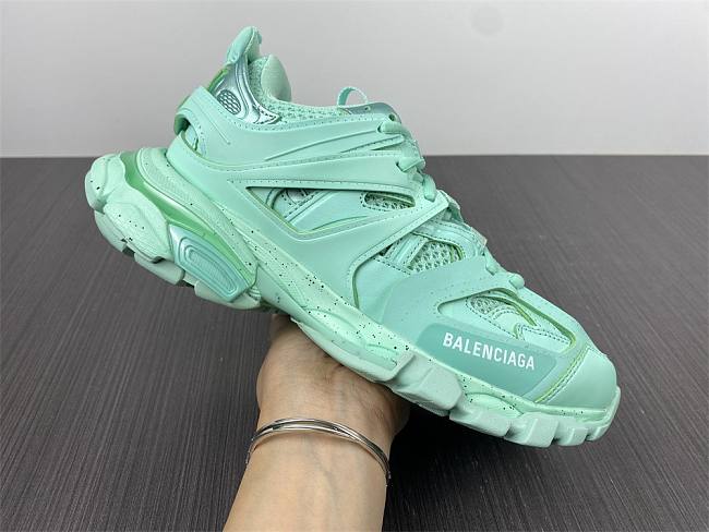 BALENCIAGA TRACK SNEAKER RECYCLED SOLE IN GREEN  - 1