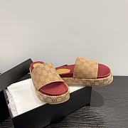 Gucci GG Supreme platform sandals - 4