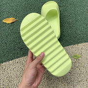 Yeezy Slide Glow Green GX6138 - 4