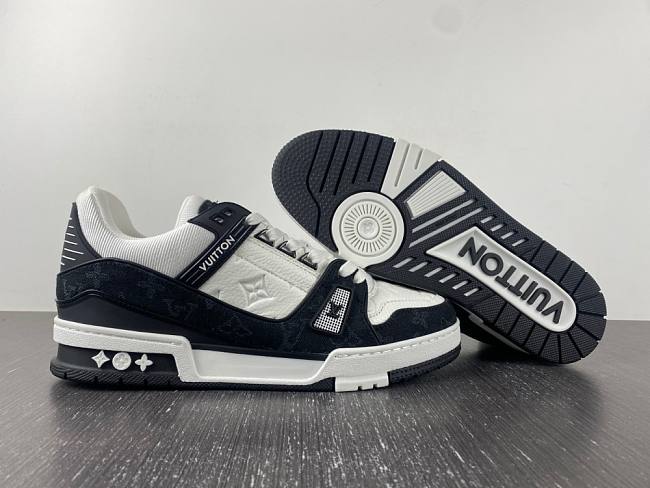 Louis Vuitton Trainer 2021s black and white - 1